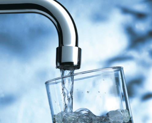 Wasserhahn-Glas